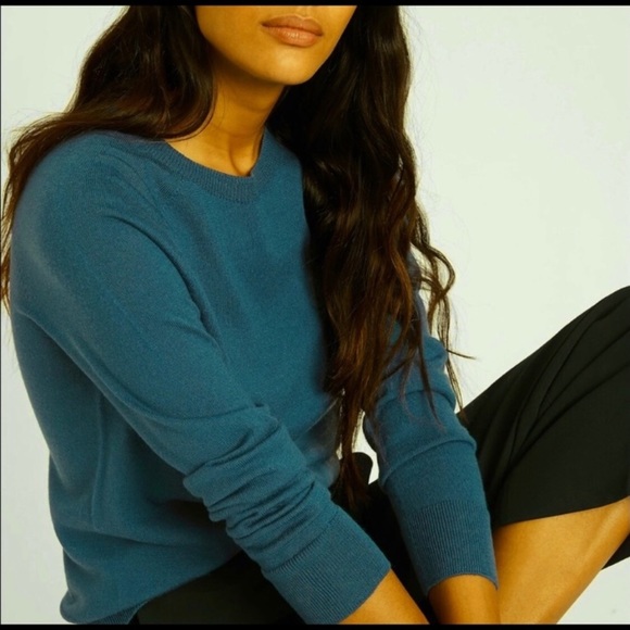 Banana Republic Sweaters - Banana Republic 100% Merino Wool Sweater